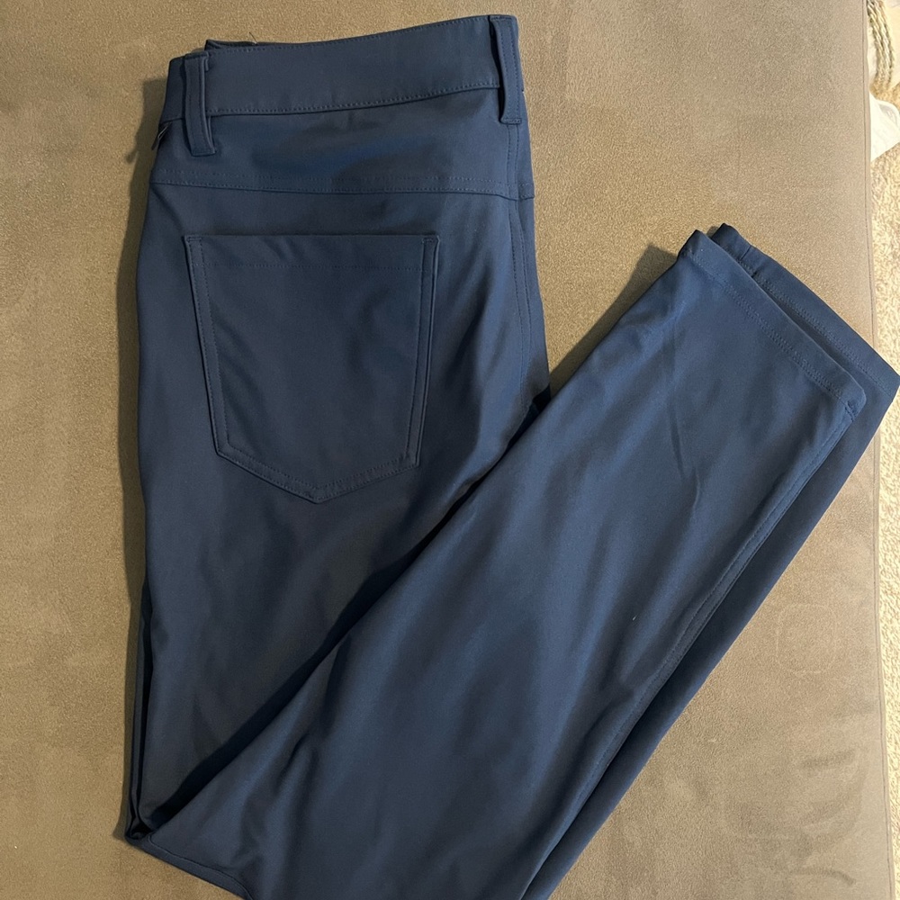 32x32 Lululemon Mens Comission Slim Fit Pants in True Navy